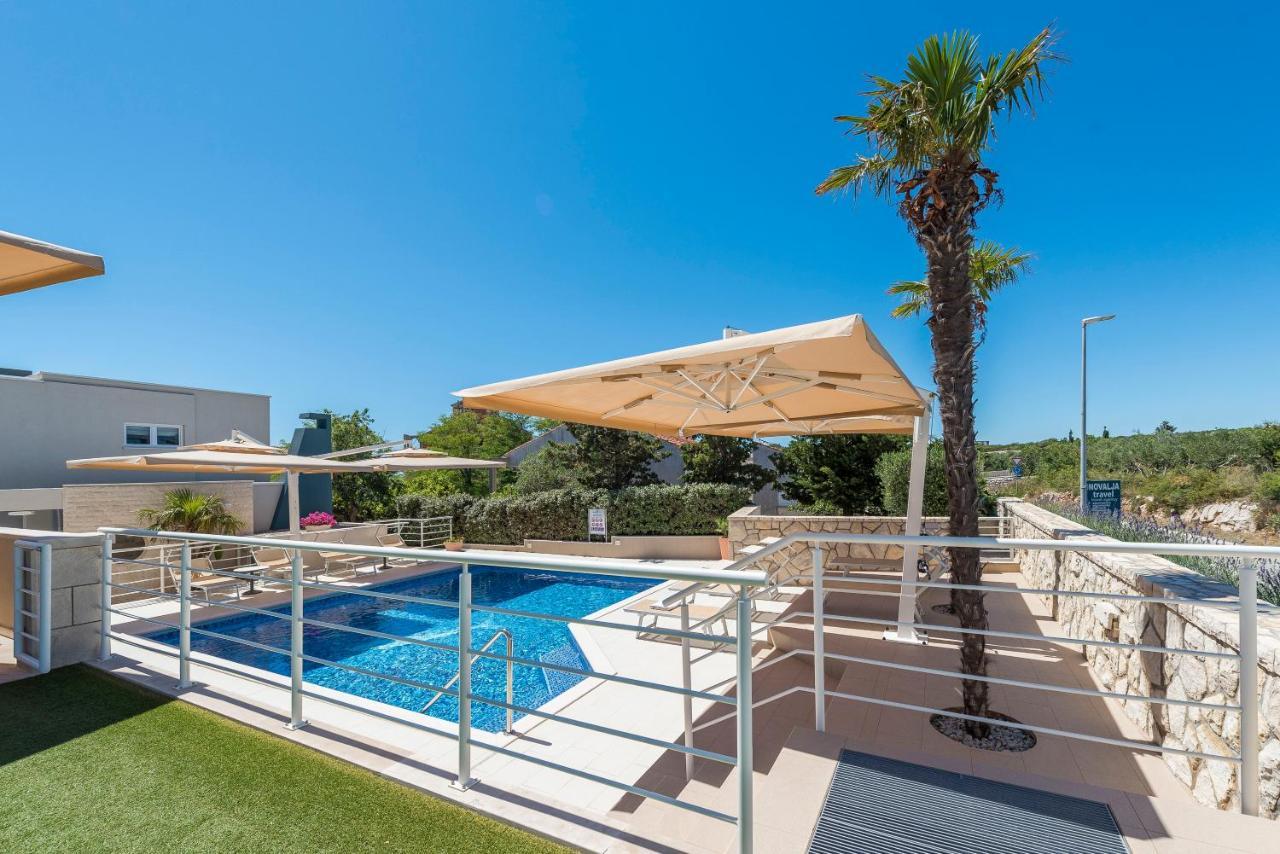 Apartamento Pool Terrace Sea View Sarkic Novalja Exterior foto